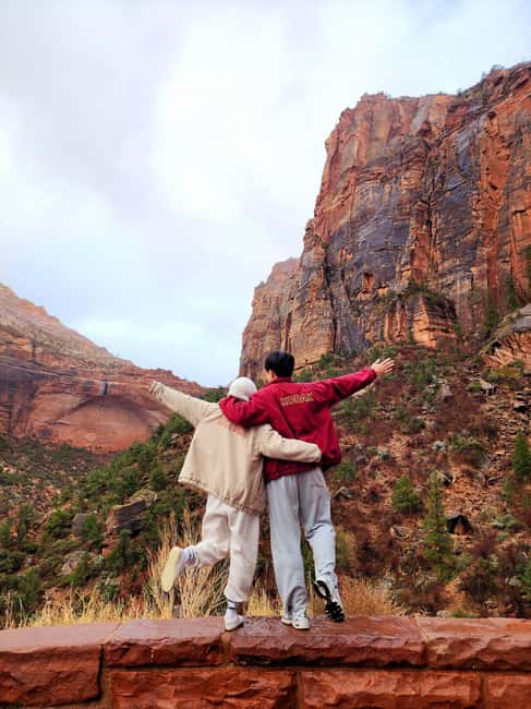 1-Day Grand Canyon Tour from Las Vegas: Stargazing & Sunrise - Lower Antelope Canyon with a Navajo guide