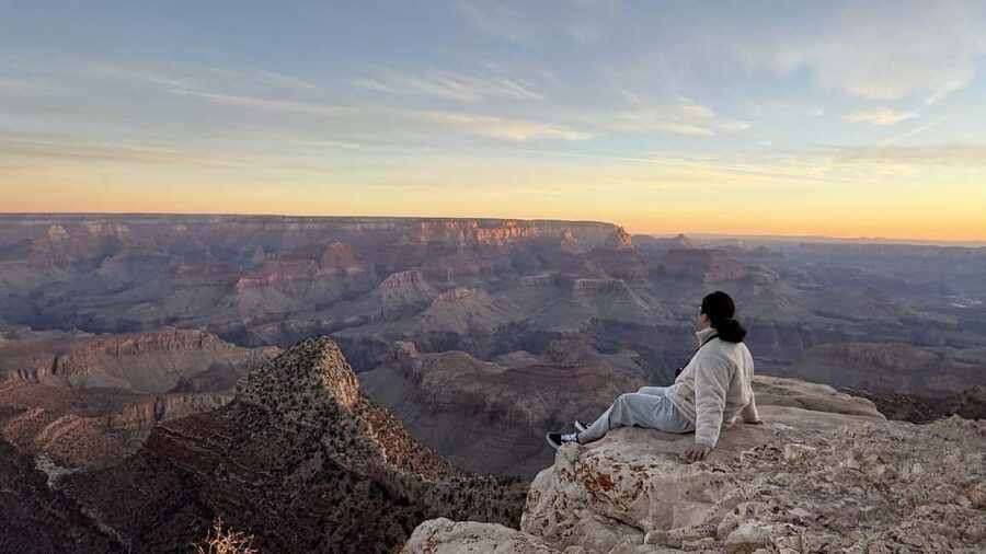 1-Day Grand Canyon Tour from Las Vegas: Stargazing & Sunrise - Horseshoe Bend: short hike, big reward