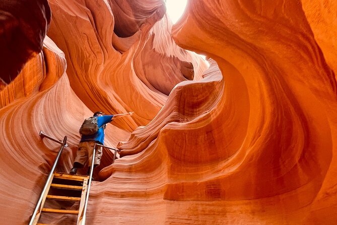 2-Day Grand Canyon, Antelope Canyon, Monument Valley and Sedona - Sedona after the canyon: Chapel of the Holy Cross, Airport Mesa, and Uptown time