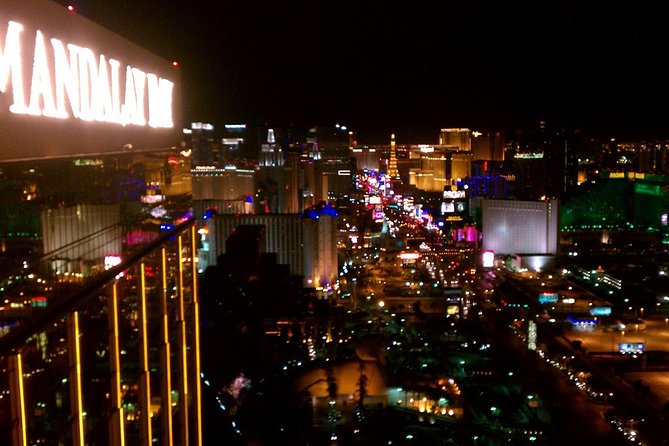 2-Hour Vegas Strip Walking Tour with Photos,Champagne & Vintage Vegas Goody Bags - How the Photographer Helps You Look Like You Belong on the Strip