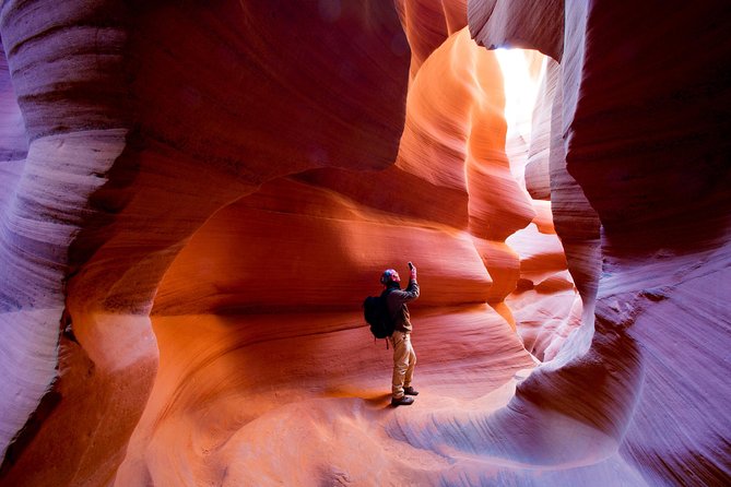 3-Day Antelope, Monument Valley & Horseshoe Tour from Las Vegas - Horseshoe Bend: One Hour to Frame the Colorado River Curve
