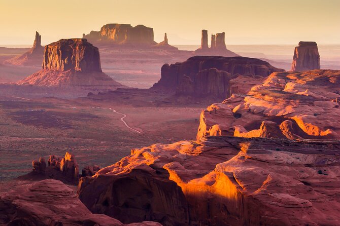 4-Day Southwest Giant Ring National Parks Tour from Las Vegas - Start in Las Vegas: the 7:00 am STRAT meet-up and what to expect