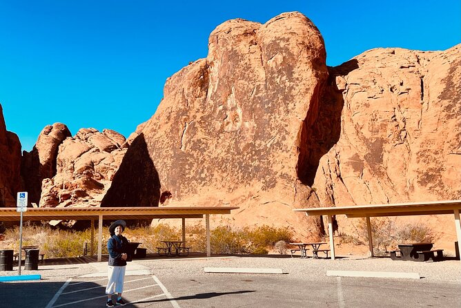 6hr Valley of Fire, Hoover Dam, Boulder City Tour from Las Vegas - Valley of Fire State Park: Elephant Rock and Fire Wave at late-day light