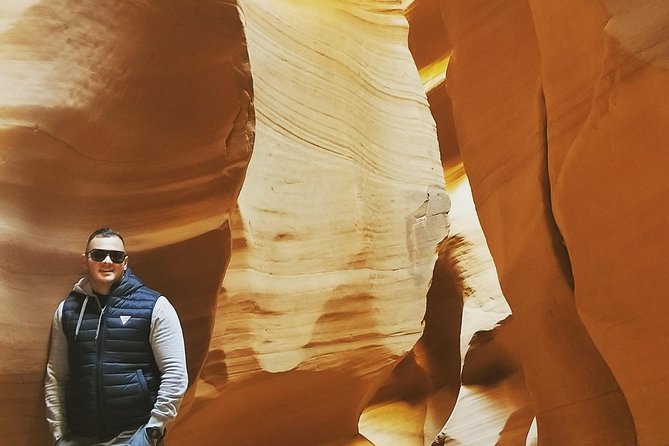 Antelope Canyon X and Horseshoe Bend from Las Vegas - Antelope Canyon X: two guided slot-canyon sections