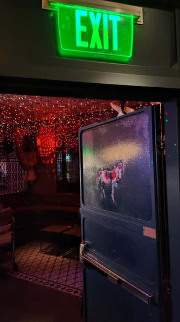 Bars Unknown: The Las Vegas Strip Bar Crawl - Meet Jonathan Dez at Casino Royale, Then Get a Real Safety Brief