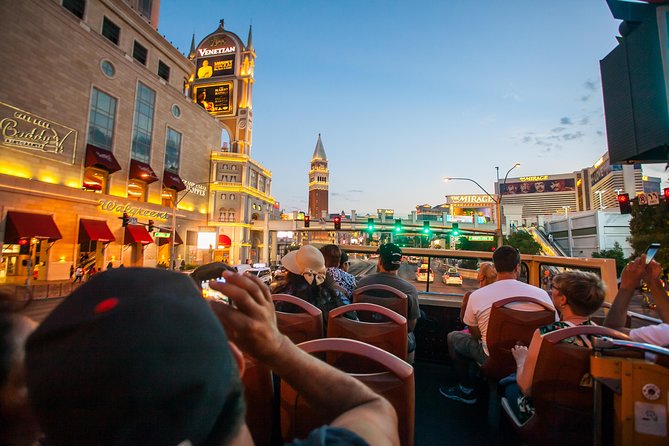 Big Bus Las Vegas: Sightseeing Night Tour by Open-Top Bus - What happens on the Welcome Sign photo stop (only for late-night)