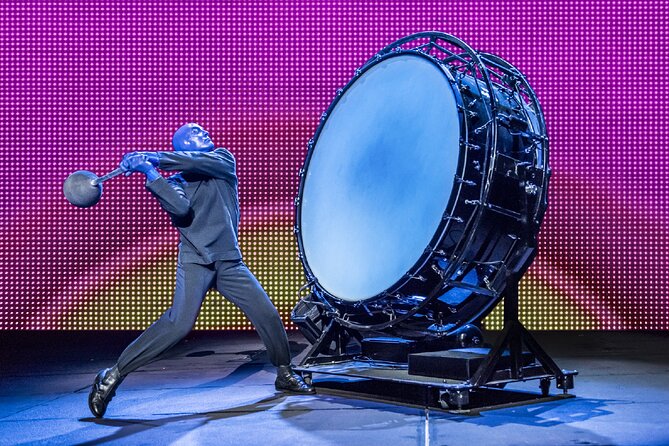 Blue Man Group at the Luxor Hotel and Casino - Entering the Luxor and Finding the Blue Man Theater