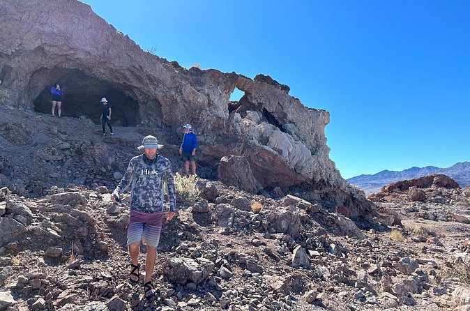 Boulder Islands Tour: Kayak, Paddleboard or Hydrobike Lake Mead - On the water: the 2.5-mile Boulder Islands paddle with real guidance