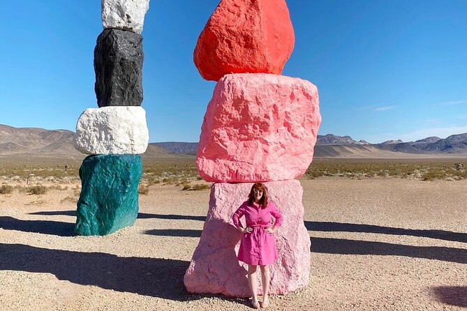 California Desert, Seven Magic Mountains and Las Vegas Sign - Photo Time: Where People Get Their Best Shots