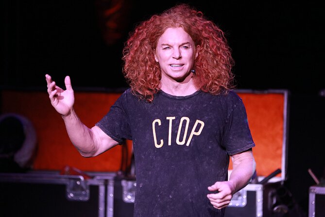 Carrot Top at the Luxor Hotel and Casino - Ticket handling: scanning your barcode, not dealing with extra steps