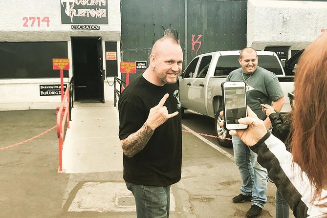 Count Kustom's Las Vegas Car Experience - The Las Vegas Sign plus Car TV Locations: Why This Combo Works