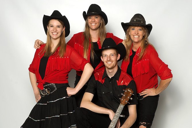 "Cue the Country" show & dinner at Firelight Barn in Henderson - The ticket price and what you truly get for $49