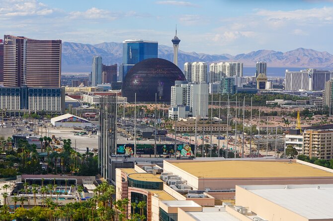 Daytime Hoover Dam and Las Vegas Strip Helicopter Flight - The Return Flight: A Full Pass Over Las Vegas Highlights