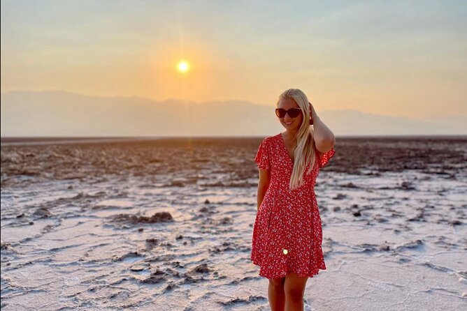 Death Valley Day & Night Tour - Scenic Stops, Sunset & Stargazing - The fast welcome-sign photo and the Red Rock Canyon add-on