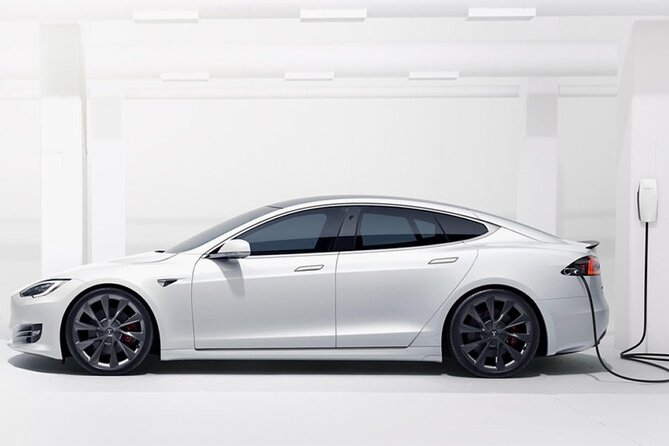 Departure Private Transfer: Las Vegas to Las Vegas Airport by electric vehicle - The Drive to LAS: Direct Routing, Rough Timing, and Real Vegas Traffic