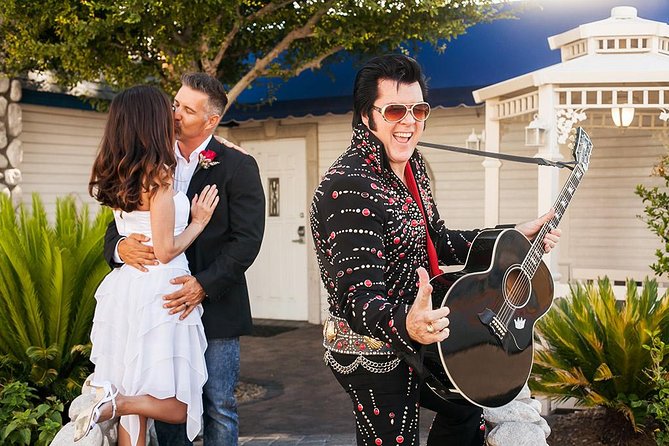 Elvis Themed Wedding or Vow Renewal at Graceland Wedding Chapel - The limo ride: the pre-ceremony show you’ll actually remember