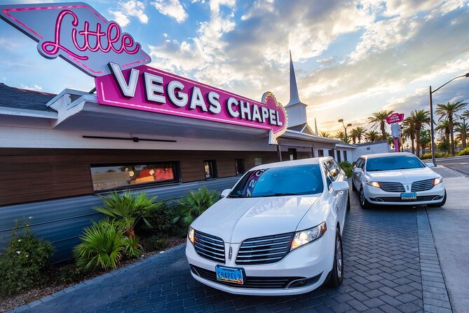Elvis Wedding at The Little Vegas Chapel including Limousine Transportation - Arriving at The Little Vegas Chapel: photos start before the vows