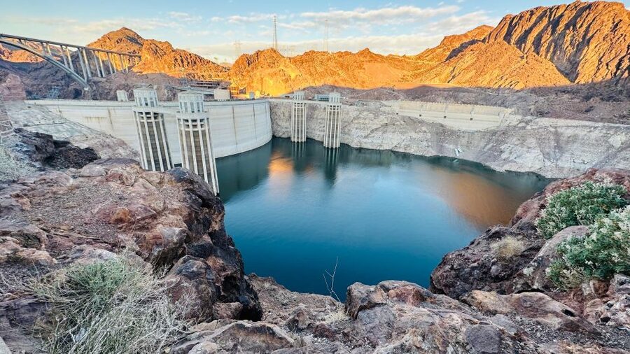Excursion al Gran Cañon en español - Las Vegas - Grand Canyon West Rim: tickets, SkyView Restaurant lunch, and optional Skywalk