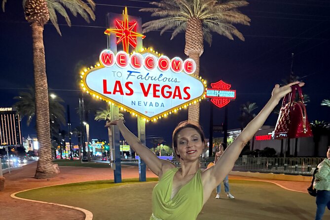 Famous Las Vegas Tour - The Welcome to Fabulous Las Vegas Sign: classic photos, less hassle