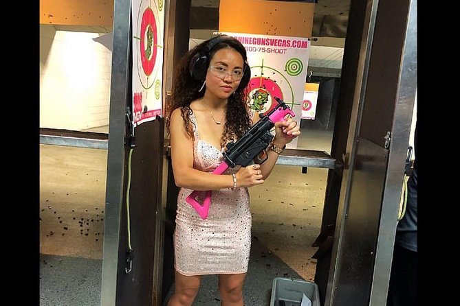 Femme Fatale Shooting Experience in Las Vegas - At the firing line: what one-on-one guidance looks like in practice