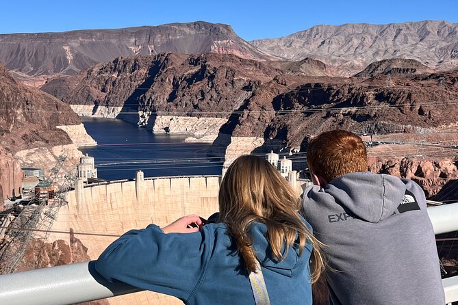 French Tour of the Skywalk Grand Canyon and Hoover Dam - Lunch picnic and the small comforts that matter