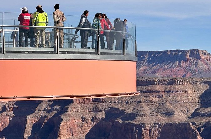 French Tour of the Skywalk Grand Canyon and Hoover Dam - Group size and guide style: why it feels more personal