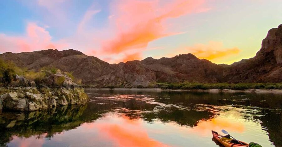 From Las Vegas: Black Canyon Twilight Kayak Tour - From the Las Vegas Strip to Willow Beach Without the Headache