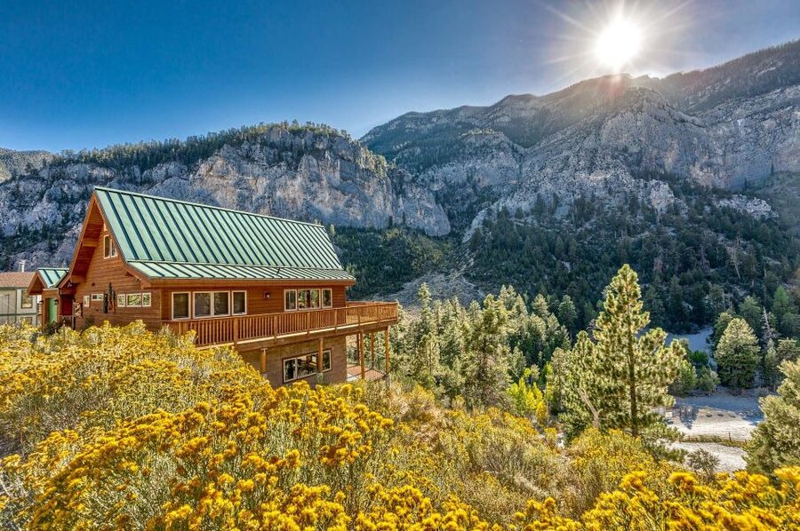From Las Vegas: Day Trip to Mount Charleston Resort - Mount Charleston at 7,500 Feet: Summer Trails and Winter Snow Chances