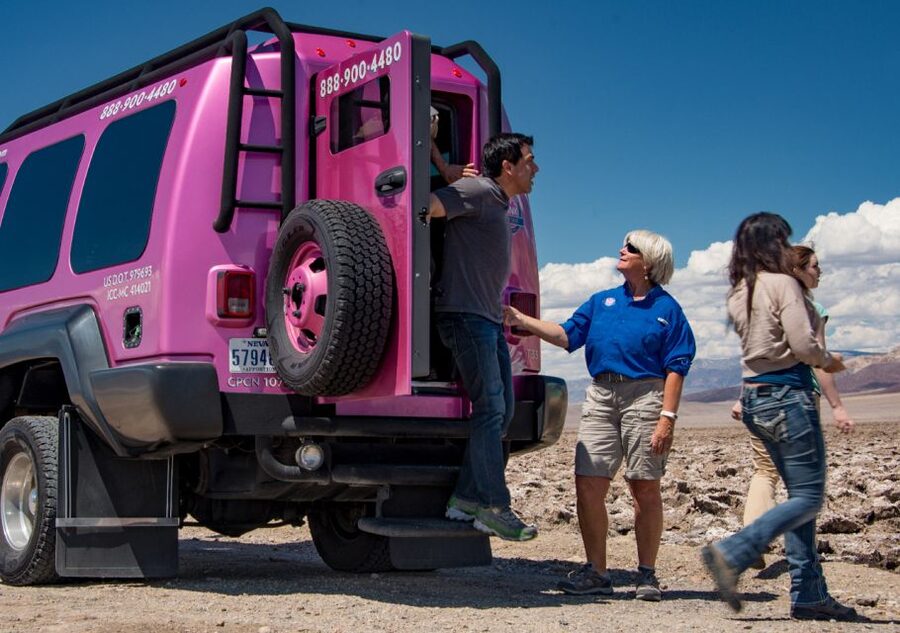 From Las Vegas: Death Valley Trekker Tour - The drive from Las Vegas: comfortable, not chaotic