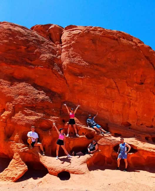 From Las Vegas: Valley of Fire Full-Day Guided Tour w/ Lunch - Beehive Rock: The Wind-Worked Sandstone Stop