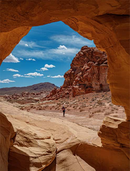 From Las Vegas: Valley of Fire State Park Guided Day Tour - Valley of Fire Core Time: Petroglyphs, Petrified Trees, and Room to Breathe