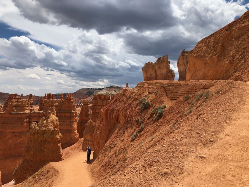 From Las Vegas: Zion and Bryce Canyon Guided Day Tour - Season check: Bryce can be snowy, Zion can be sunny