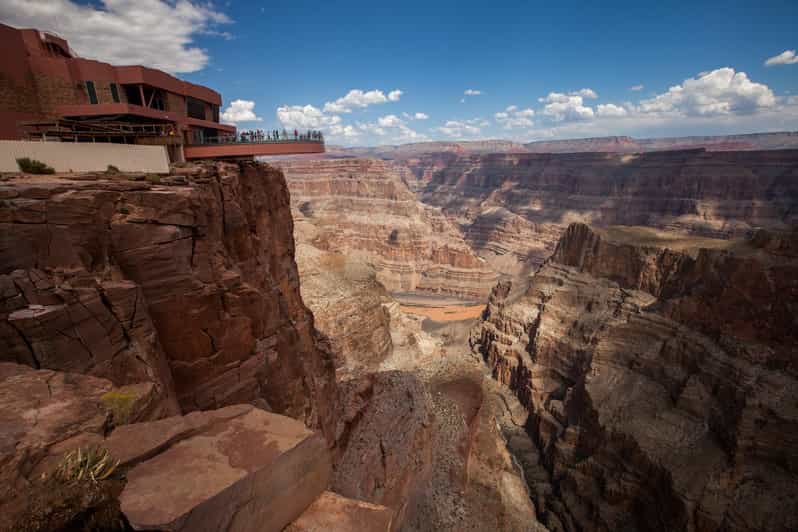 From Vegas: Grand Canyon Helicopter with Eagle Point Landing - Grand Canyon West airport landing: why the extra hour matters