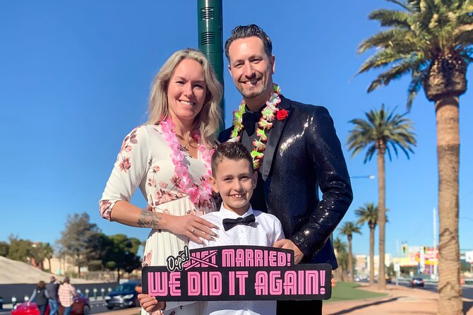 Get Married at the Fabulous Las Vegas Sign + Photos - Getting There and What to Expect On Arrival