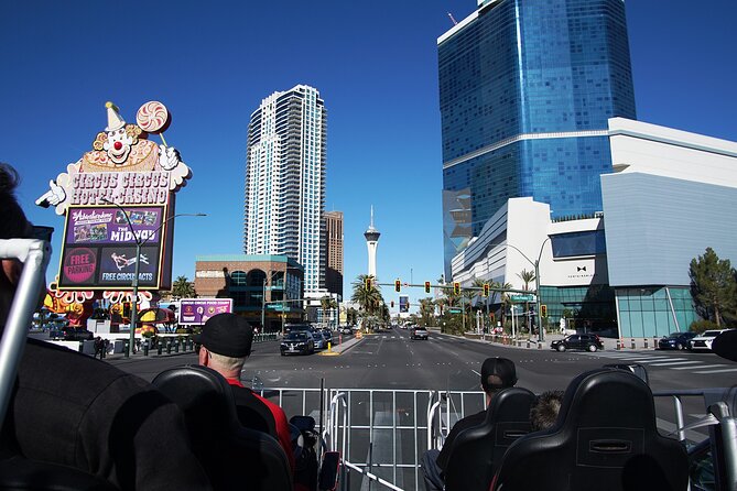 Giant Shopping Cart Limo Ride in Las Vegas - Timing tips that actually help your photos