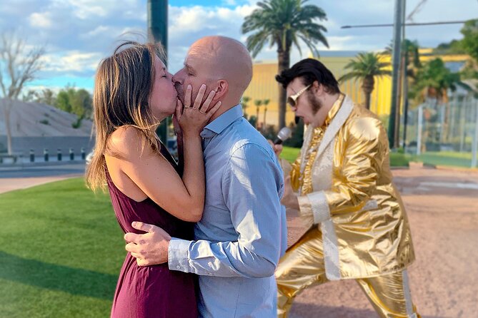 Gold Elvis Wedding or Vow Renewal at Las Vegas Sign - Legal wedding vs. vow renewal: do you need a Clark County license?