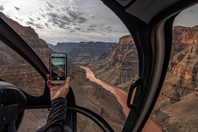 Grand Canyon Deluxe Helicopter Tour with Landing from Las Vegas - Meeting the Helicopter: Getting There Without Hotel Pick-Up Stress