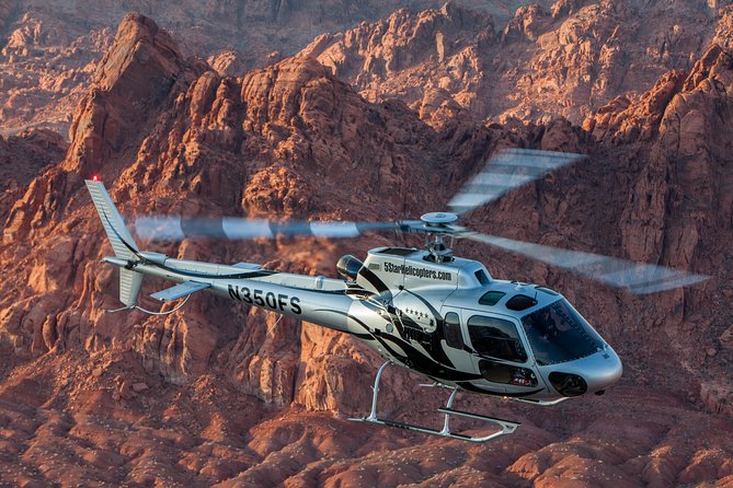 Grand Canyon Helicopter Flight with Sunset Valley of Fire Landing - Live commentary: why the pilot can make or break the trip