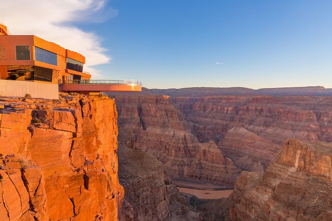 Grand Canyon West, Hoover Dam Stop, Breakfast, Lunch & Skywalk - Skywalk or helicopter: how to decide without wasting money