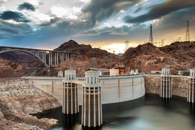 Grand Canyon West & Hoover Dam Tour With Breakfast At IHOP - Breakfast at IHOP and the Hoover Dam photo break