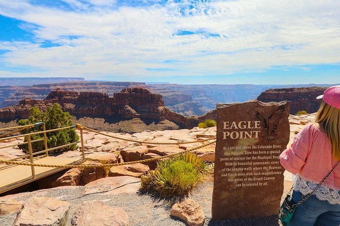 Grand Canyon West Luxury Private Tour from Las Vegas - Helicopter and Colorado River boat: the premium way to feel the scale