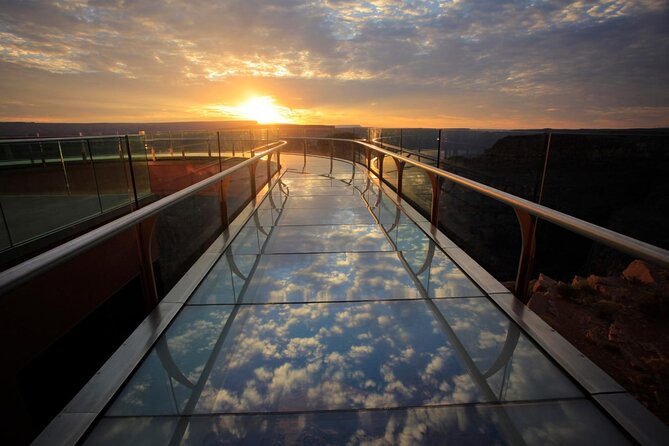 Grand Canyon West Rim Tour with Optional Skywalk - Getting to the tour: the Luxor meeting point trick