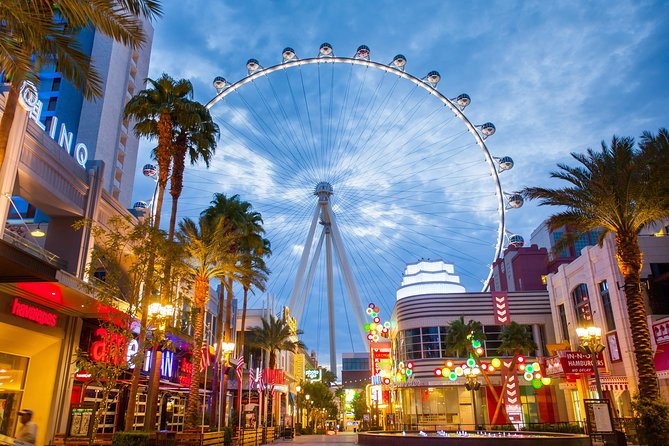 Happy Half Hour on The High Roller at The LINQ - The view strategy: windows, seating, and a quick photo bottleneck
