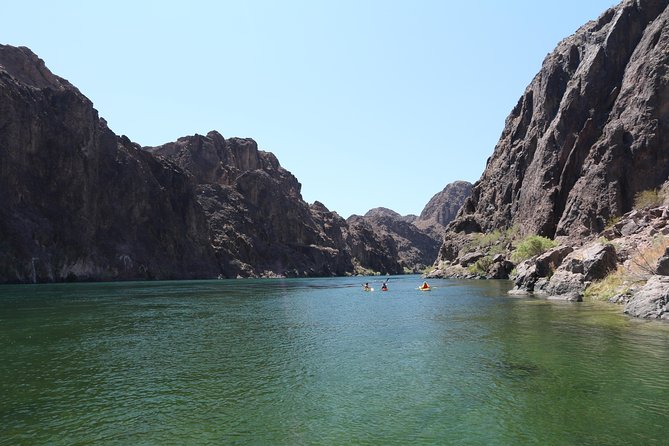 Hoover Dam & Black Canyon Full-Day Guided Kayak Tour - Picnic Lunch on a Secluded Beach: Where Energy Resets