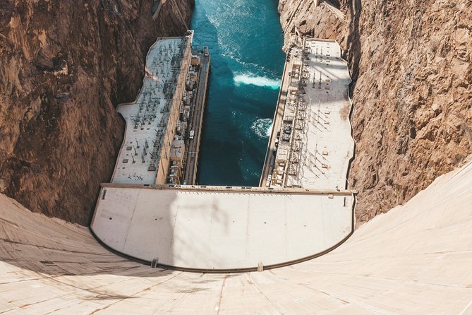 Hoover Dam Highlights Tour from Las Vegas, WiFi - Walking the Dam Top: Where the Main Time Really Goes