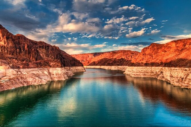 Hoover Dam Power Plant tour - Going 530 Feet Down: The Power Plant Tour Experience