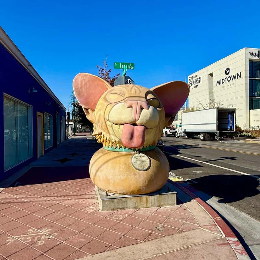 Las Vegas: 18b Arts District Walking Adventure - Historic buildings and neighborhood history in plain language