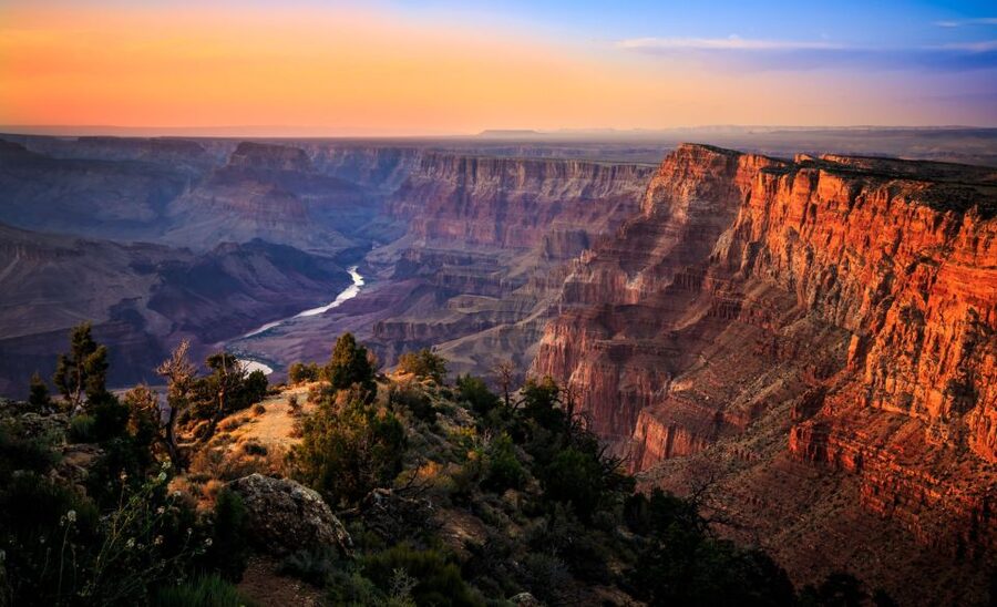 Las Vegas: 3-Day Guided Tour of 7 Southwest Parks with Hotel - Monument Valley sunrise and the Navajo jeep tour: the best kind of early start