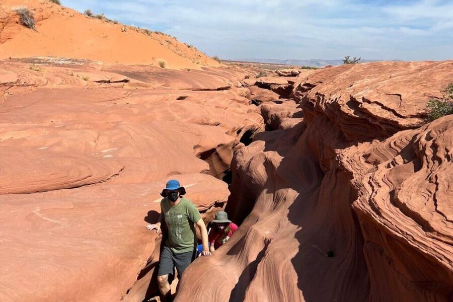 Las Vegas: Antelope Canyon and Horseshoe Bend Day Trip - Horseshoe Bend: 1 hour at the edge of the Colorado River curve