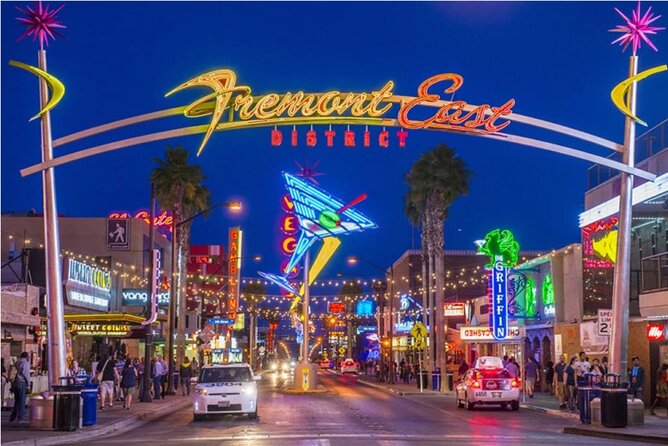 Las Vegas City Tour with Hotel Pick Up - How the 7:00 pm timing makes sense for a Las Vegas orientation